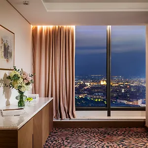 Grand Millennium Otel